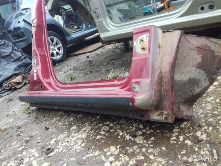 Порог кузовной правый Renault Sandero 1 1.6 K7M