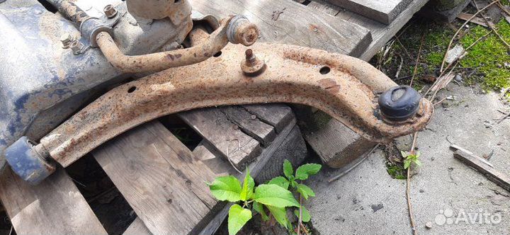 Рычаг подвески передний Nissan Almera N16