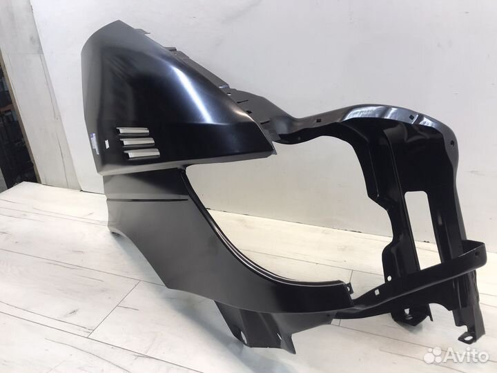 Крыло на mercedes sprinter