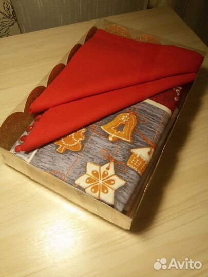 Скатерть новогодняя подарочная с салфетками