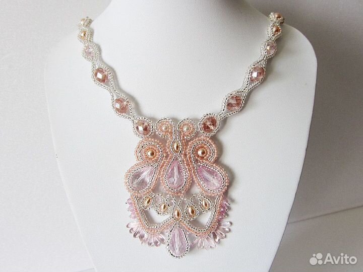 Колье ручной работы в ассортименте