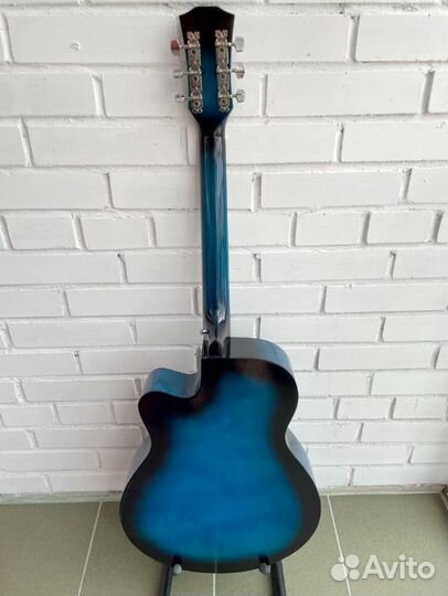 Акустическая гитара