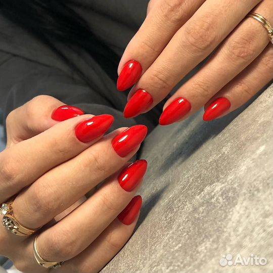 Маникюр в студии красоты