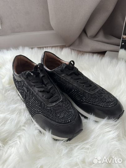 Ботинки со стразами 37 размер