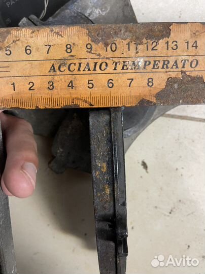 Тормозные колодки (цена за 4шт) mercedes E212