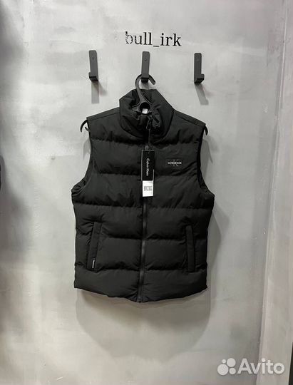 Жилетка Calvin Klein – изюминка вашего образа