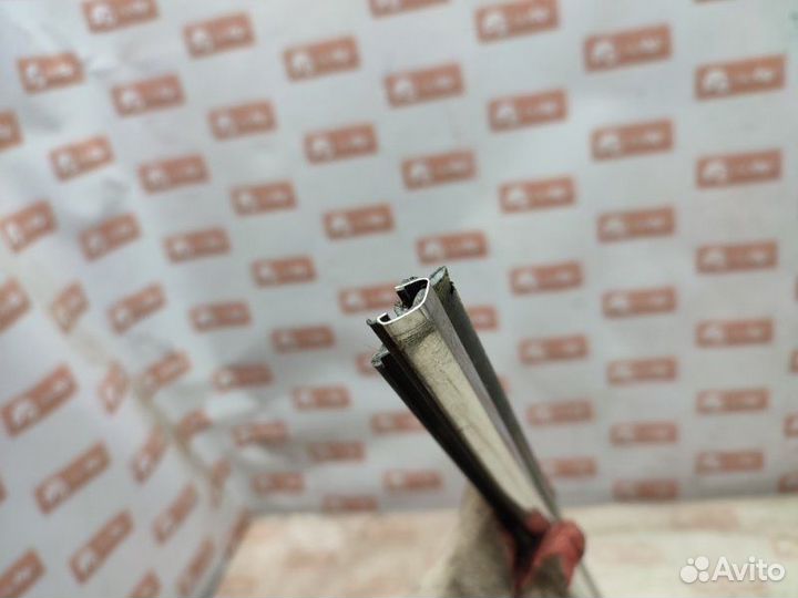 Уплотнитель стекла двери бархотка передний левый