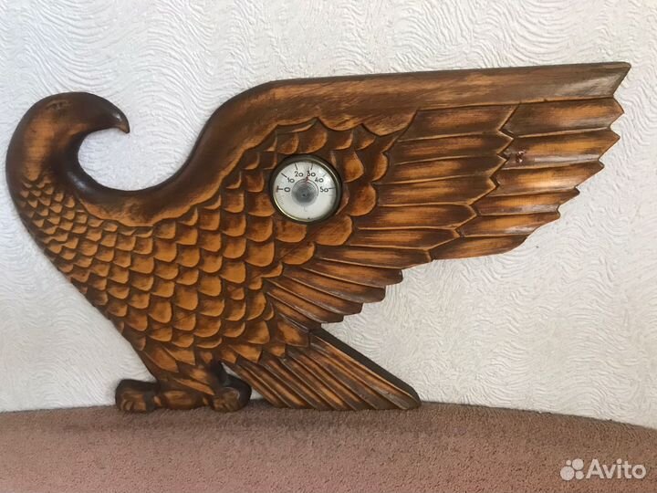 Резное панно из дерева