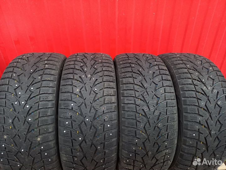 Toyo Observe G3-Ice 215/50 R17