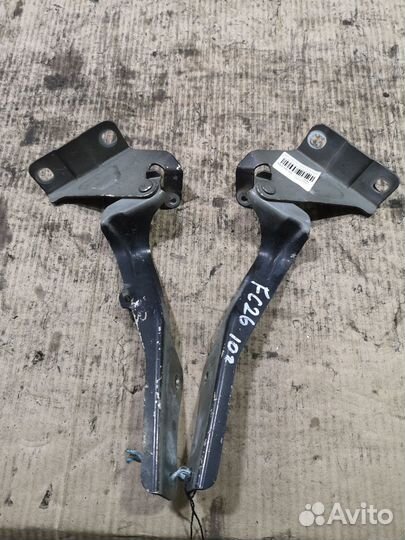 Петля капота Nissan Serena FC26