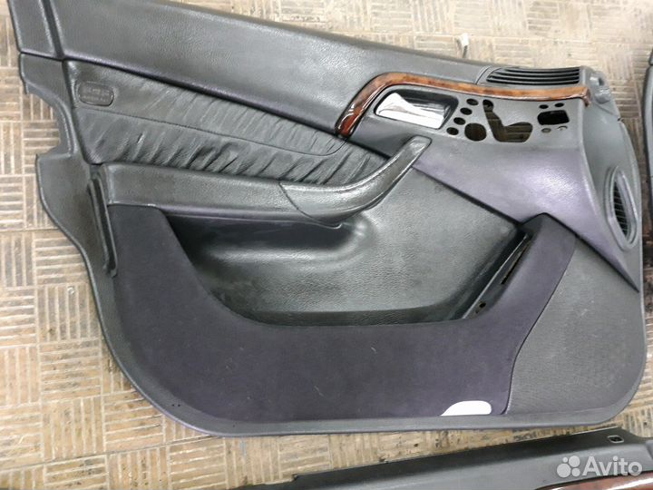 Обшивки дверей Mercedes W220