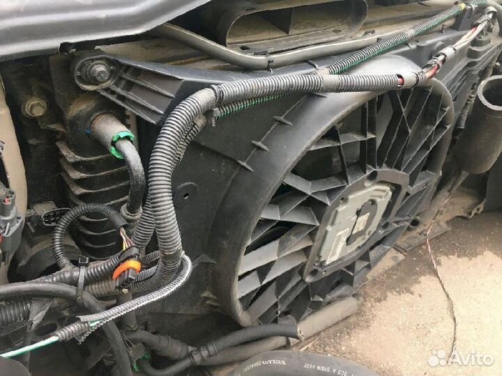 Радиатор охлаждения Volvo XC70 SZ59 30645152