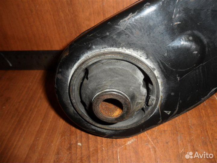 Рычаг подвески передний правый Toyota Estima GSR50