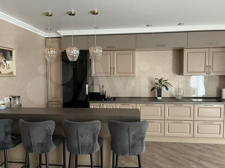 3-к. квартира, 94 м², 7/10 эт.