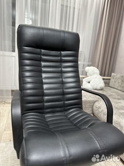 Компьютерное кресло