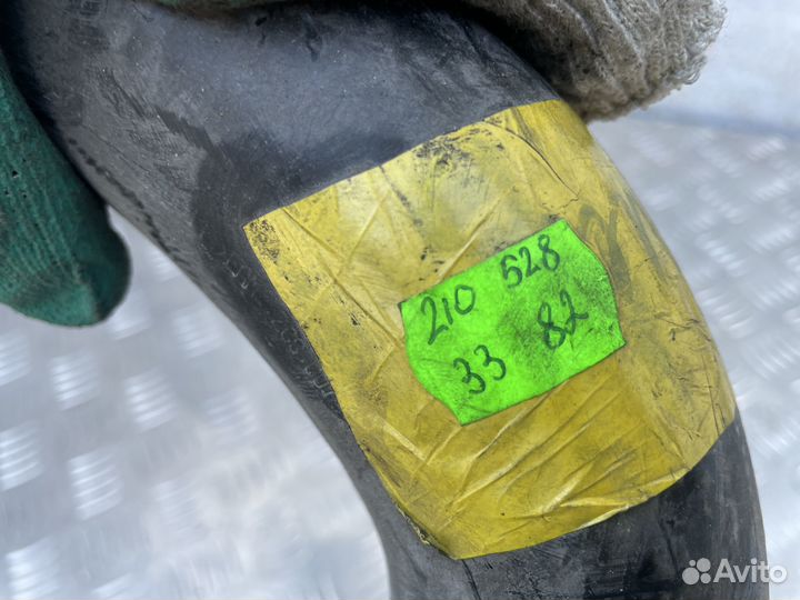 Новый патрубок интеркулера A2105283382