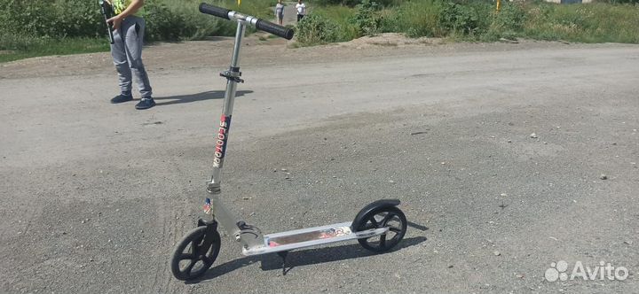 Продам детские самокаты