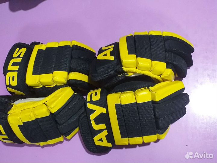 Перчатки хоккейные краги детские 8 и 9