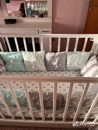 Детская кровать с маятником и ящиками