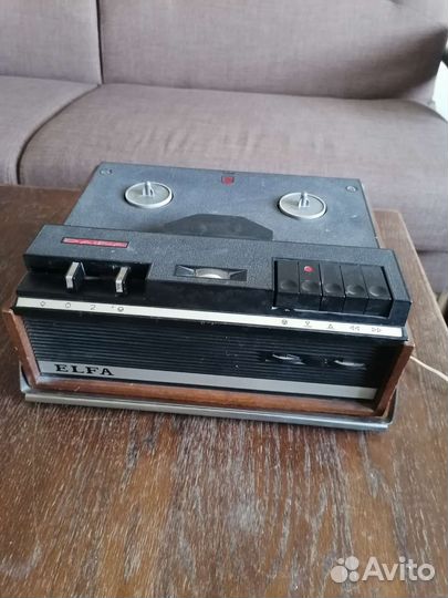 Катушечный магнитофон Daina