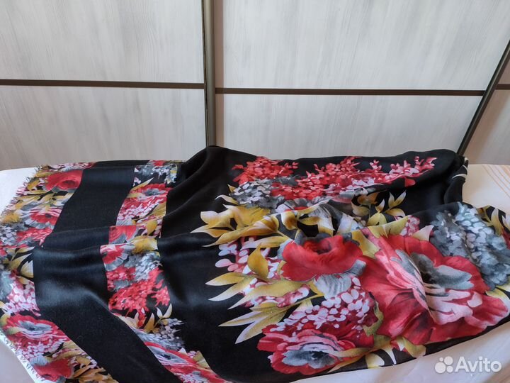 Демисезонный палантин aker