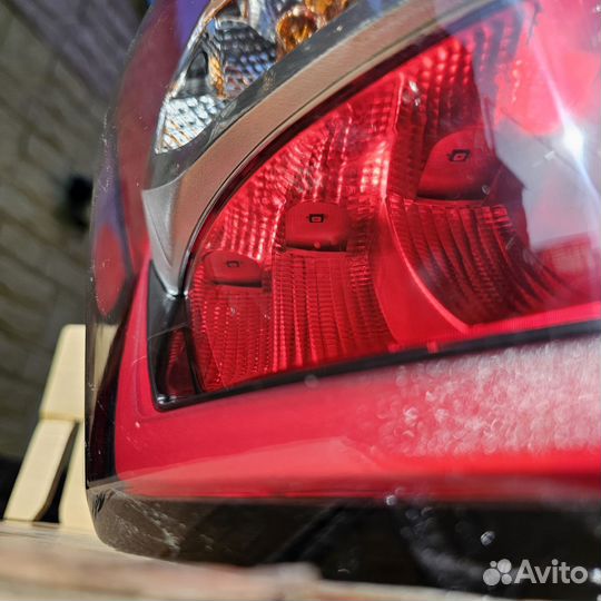 Фонарь задний левый Форд Куга 2