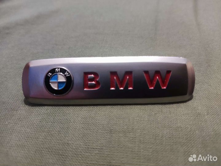 Шильдик BMW для ковров и органайзеров