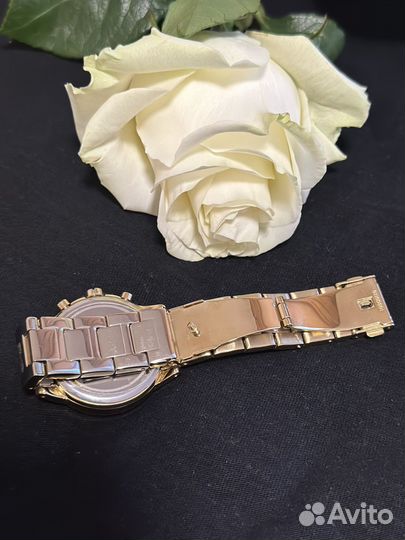 Часы наручные женские