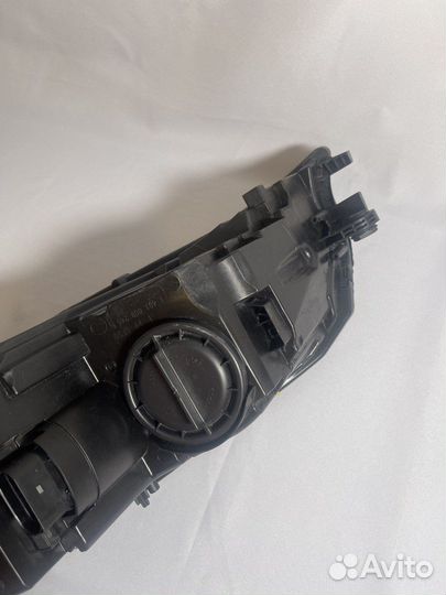 Фара передняя Skoda Octavia A7