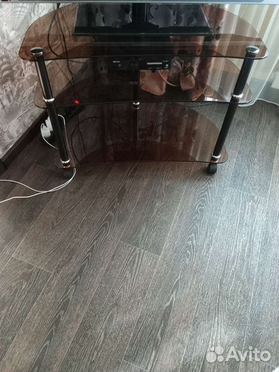 Стеклянная тумба