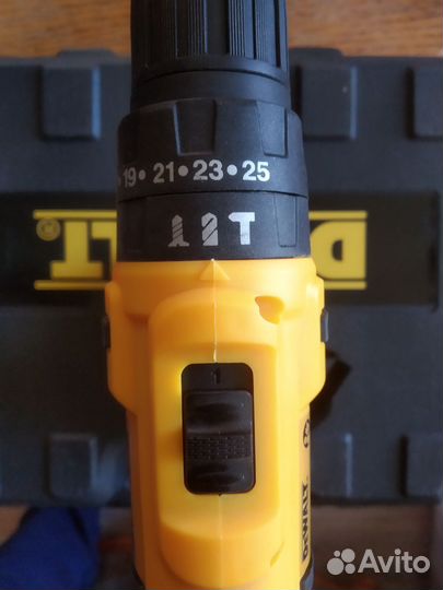Ударная дрель-шуруповерт dewalt DCD 771