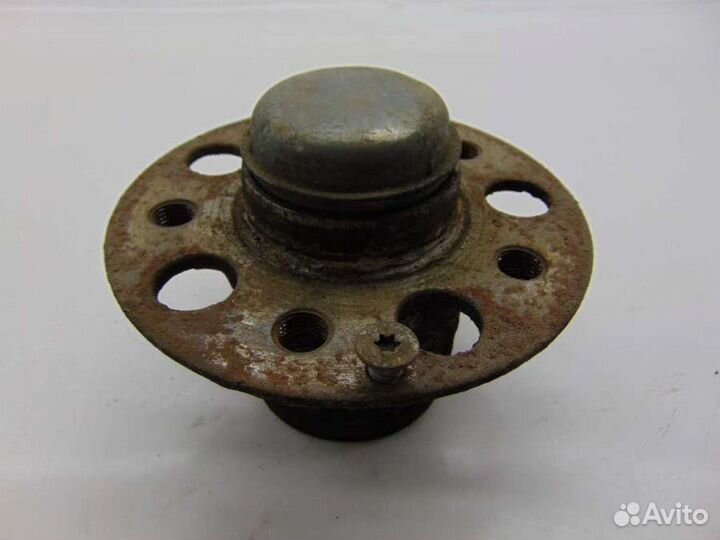 Ступица передняя левая A2043300425 Mercedes-Benz C