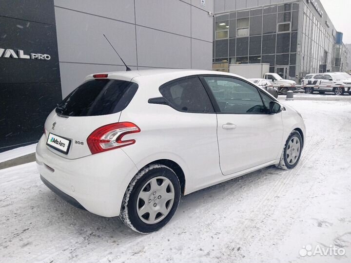 Peugeot 208 1.6 AT, 2013, 109 000 км