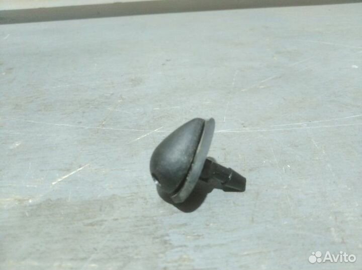 Форсунка стеклоомывателя передняя левая LADA