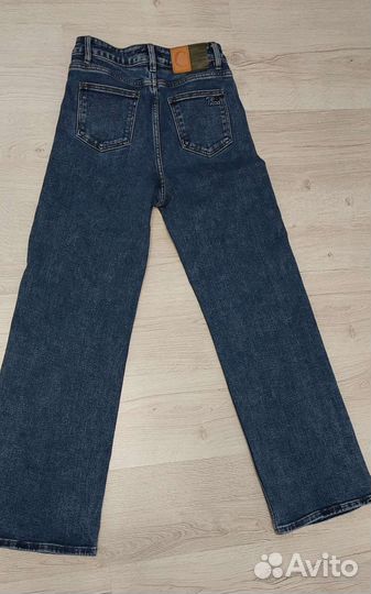 Джинсы новые