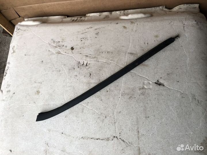 Молдинг лобового стекла левый opel astra J