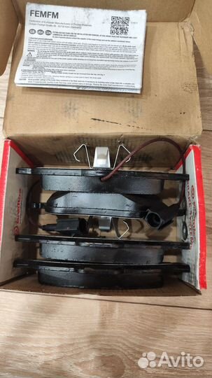 Передние тормозные диски и колодки Brembo