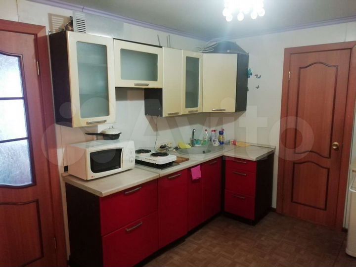 Комната 18 м² в 4-к., 2/2 эт.