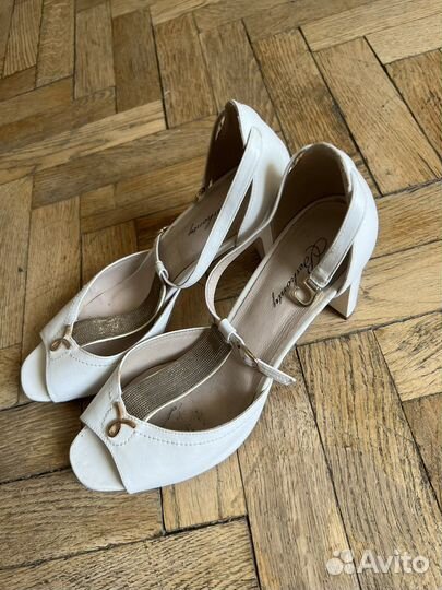 Платье вечернее