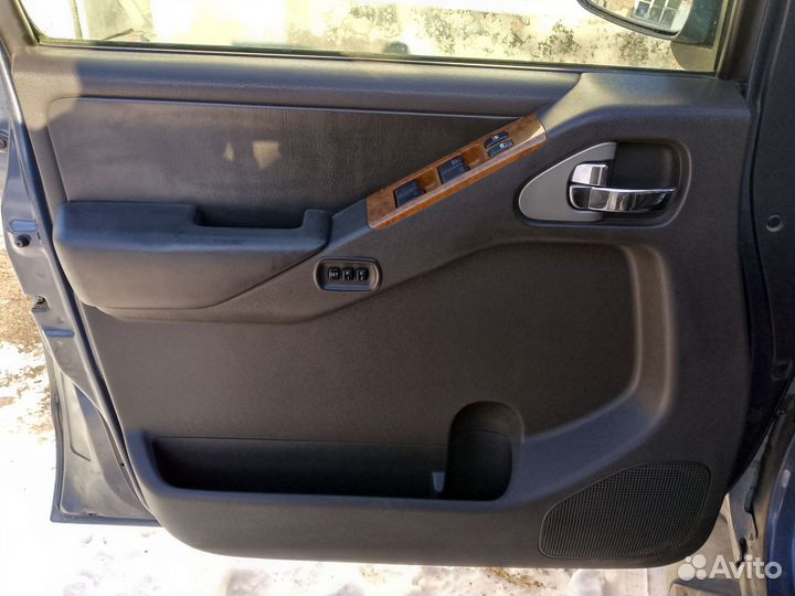 Nissan Pathfinder 4.0 AT, 2004, 220 000 км