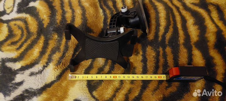 Держатель для планшета в авто