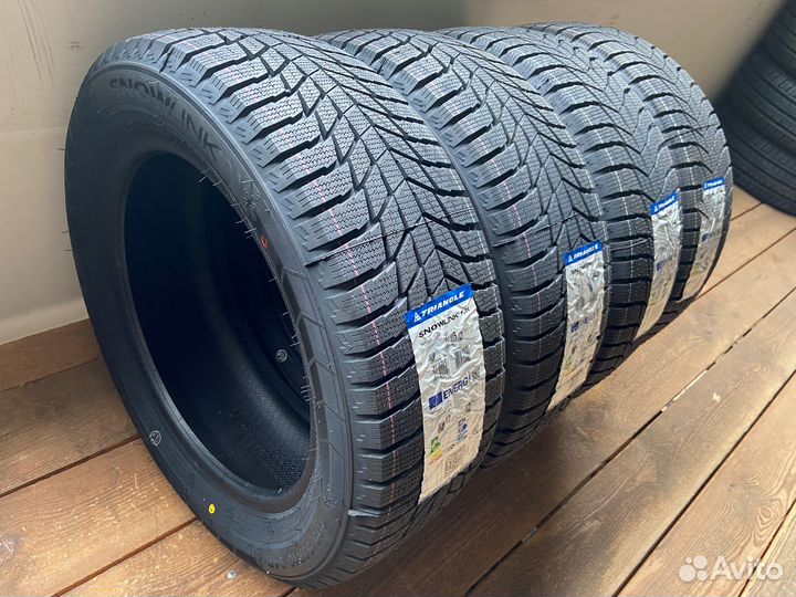 Triangle PL01 235/40 R18 95R