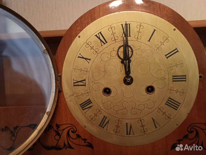 Настольные часы с боем Янтарь