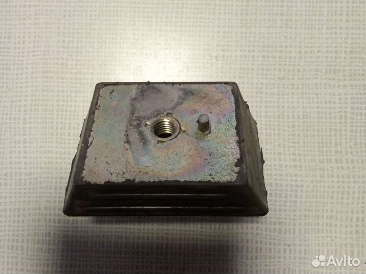 Подушка двигателя