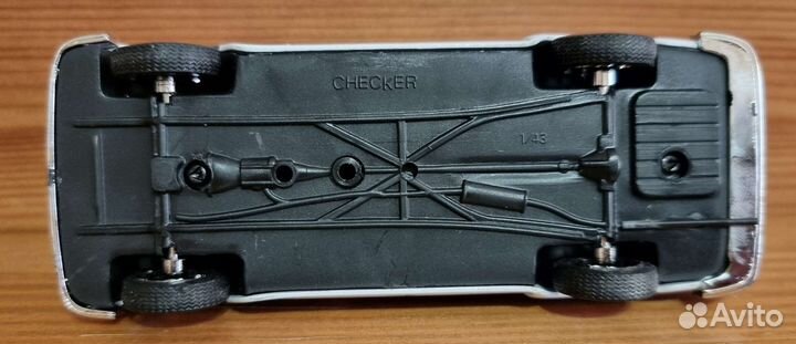 Модель cnecker 1/43
