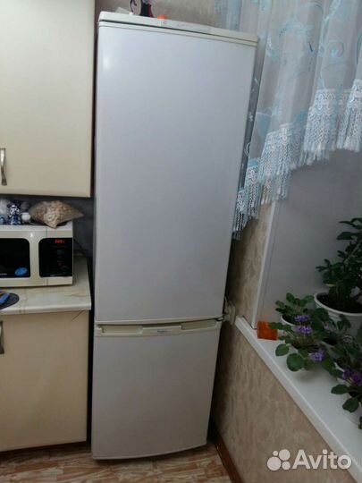 Холодильник бирюса 228С-2