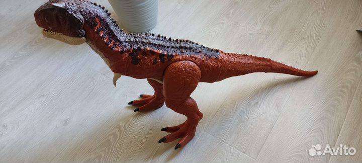 Jurassic world коллоссальный карнотавр Торо