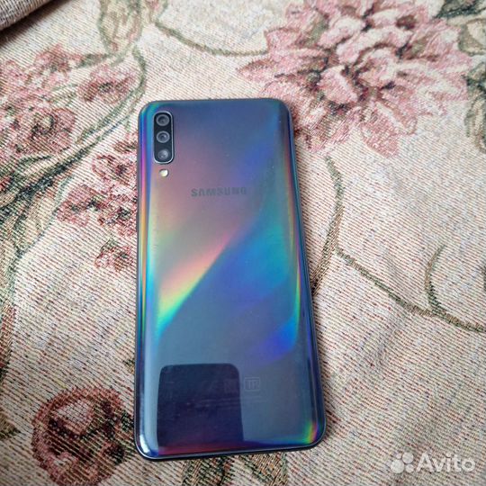 Samsung Galaxy A50, 4/64 ГБ