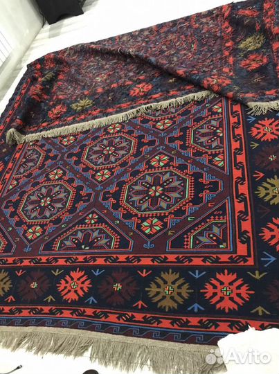 Старинный ковер