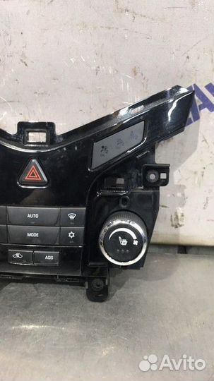 Блок управления климатом Chevrolet Cruze 1 2011